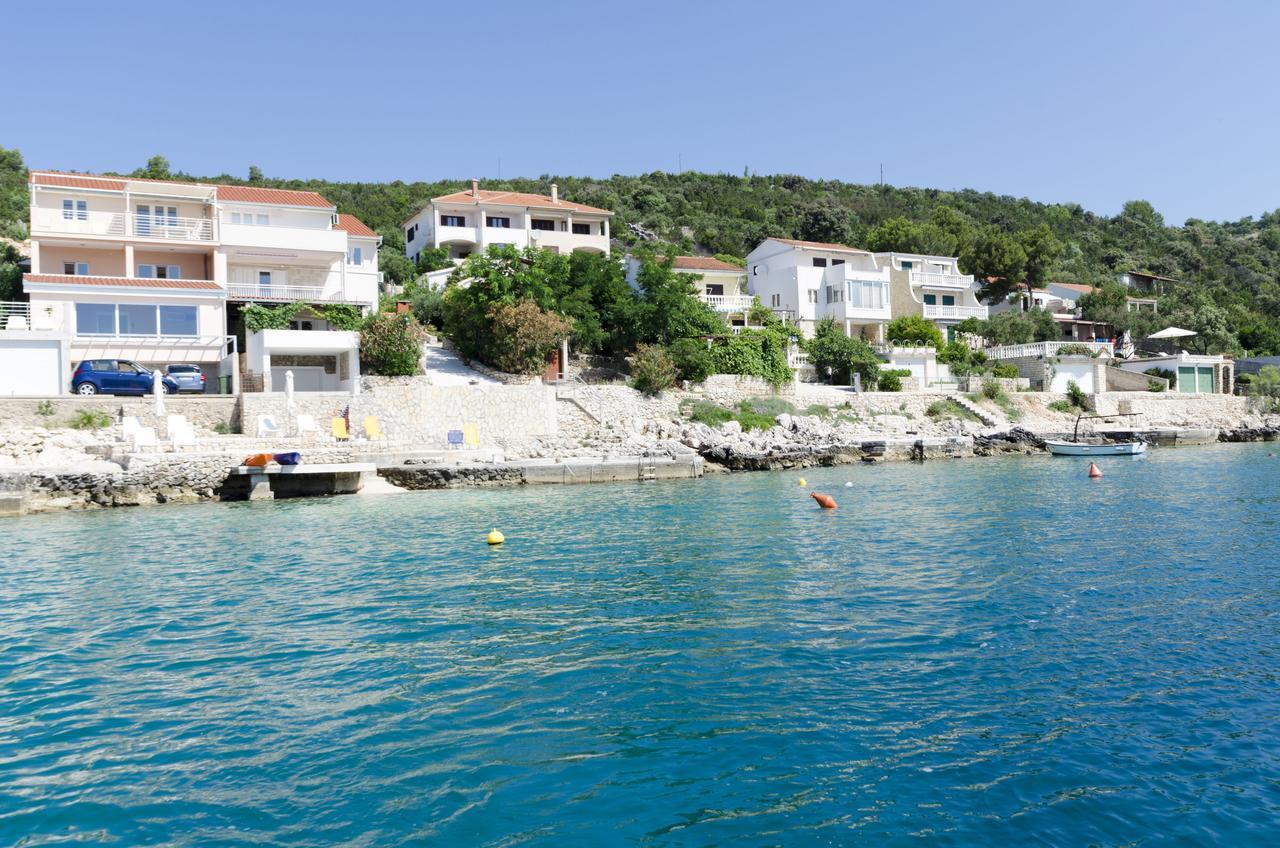 Apartments Ante Vinisce Exterior photo